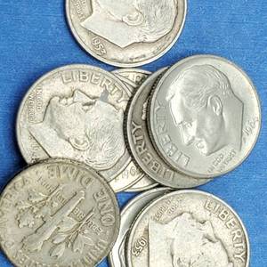 lot 378 image: 10 Roosevelt Dimes 90% Silver