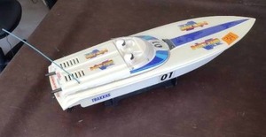 lot 34 image: Nitro 33 Gas Boat