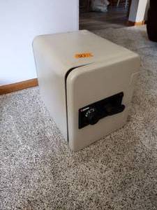lot 30 image: Sentry 1250 Fireproof Safe
