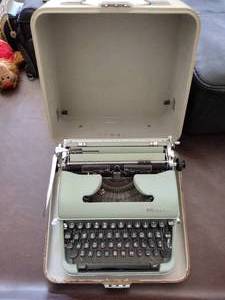 lot 91 image: 1950s Vintage Olympia Typewriter