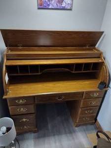 lot 96 image: Vintage 1950 Roll Top Desk