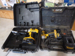 lot 16 image: 2 DeWalt Power Tools
