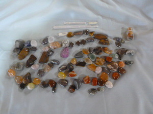 lot 36 image: Assortment of Tumbled Stones