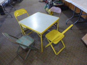 lot 92 image: Vintage Childs Table and Chair Set