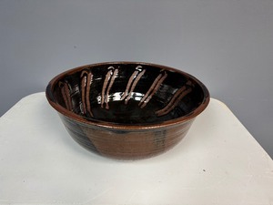 lot 21 image: Beautiful Vintage Stoneware BlackRed