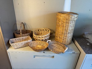 lot 39 image: Wicker Hamper (12.5 x 20) with Seven Wicker Baskets
