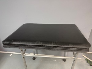 lot 79 image: Four 3 x 4 Antifatigue Mats