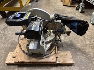 lot 5 image: Delta 10 Compound Power Miter Saw.