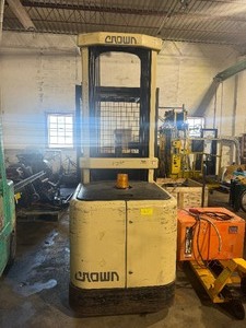 lot 1 image: Crown Order Picker SP3000 Series with Charger (See details below)