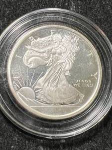 lot 19 image: HALF TROY OZ .999 FINE SILVER WALKING LIBERTY ROUND IN AIRTITE