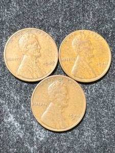 lot 40 image: 3 US WHEAT CENTS 1946P-D-S