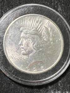lot 66 image: 1925 US PEACE SILVER DOLLAR IN AIRTITE