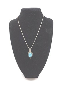 lot 63 image: Vintage Sterling Silver & Larimar Necklace