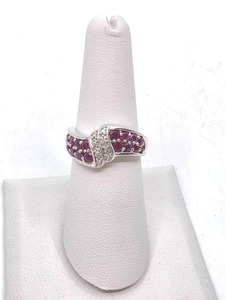 lot 68 image: 10K Gold, Ruby & Diamond Ring- Size 6.75, 4.71 grams