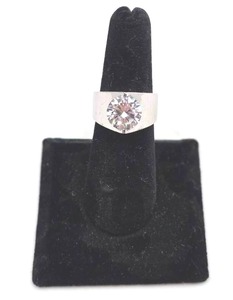 lot 80 image: 14K Gold Gemstone Ring- Size 6, 8.98 grams