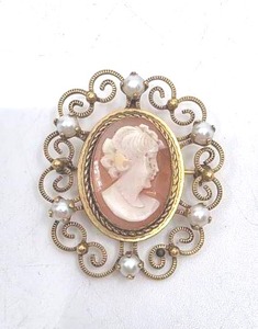 lot 87 image: Vintage 12K Gold Cameo Brooch PinPendant