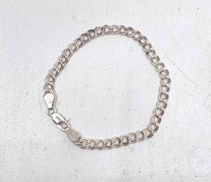 lot 100 image: Sterling Silver Chain Bracelet- 7