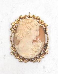 lot 109 image: Vintage 12K Carved Shell Cameo Brooch Pin
