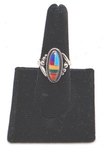 lot 121 image: Vintage Native American Sterling Silver Ring with Inlaid Stones - Size 7.5