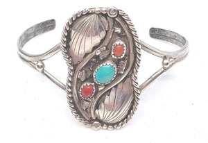 lot 124 image: Vintage Navajo Native American Sterling Turquoise & Coral Cuff Bracelet - 6.5