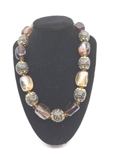lot 136 image: Chunky Glass Bead Necklace
