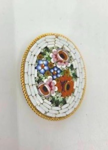 lot 157 image: Vintage Gold Micro Mosaic Floral Bouquet Brooch Pin