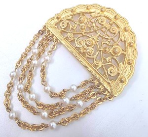 lot 184 image: Vintage Monet Gold Half Circle Faux Pearl Chains Brooch Pin