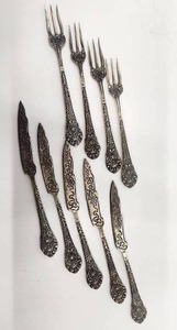 90% Mexican Silver Hors D'Oeuvre Forks & Knives  - 173.43g