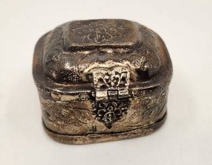 lot 6 image: Very Cool Antique Silver Trinket Box - 78.86g
