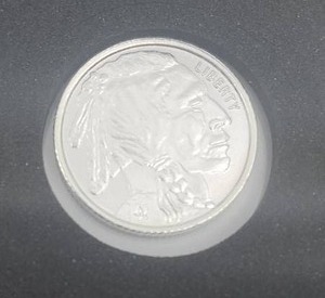 lot 18 image: Brilliant Uncirculated .999 Fine Silver Buffalo Round