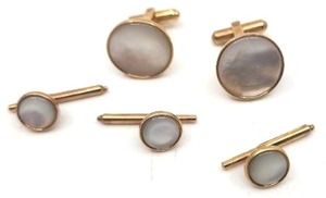 lot 44 image: Beautiful 14K and Mother of Pearl Cufflink and Button Set - 10.00g