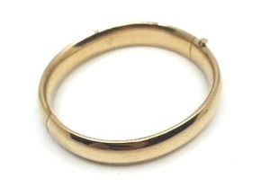 lot 52 image: Thick and Heavy 12K Hinged Bangle Bracelet - 6.75 - 19.19g