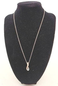 lot 247 image: Sterling Silver Necklace & Blue Topaz Pendant