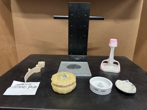 lot 32 image: Unique and Vintage Stone Rose, Mid 20th Century Alabaster Trinket Box, Rosanna French Embroidery Calligraphy, Kotobuki Cat Tea Bag Holder plus more