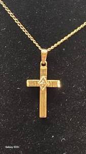 lot 31 image: Nice 14k & Diamond Cross Pendant Necklace