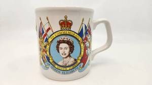 lot 36 image: C&E England Queen Elizabeth 1977 Silver Jubilee Collectors Cup
