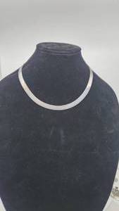 lot 76 image: Heavy Vintage Sterling Silver 18 Necklace