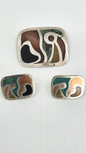 lot 122 image: Beautiful Taxco Mexico Artisan Sterling Silver PendantBrooch and Earring set