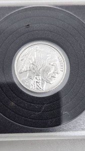lot 98 image: Brilliant Uncirculated .999 Fine Silver Buffalo Round
