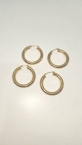 lot 145 image: 2 Pairs 14K Hoop Earrings - 9.17g Total Weight