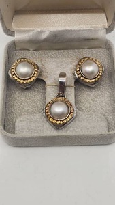 lot 133 image: Vintage White and Yellow 14k (Marked 585) Gold and Pearl Set with Earrings and Pendant - 24.31g