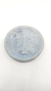 lot 149 image: Antique Blue Stoneware Cat Head Soap Dish