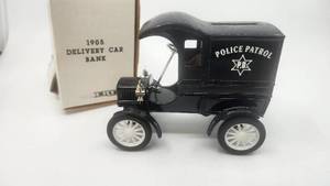 lot 156 image: Ertl 1905 Delivery Car Bank -  New in Box