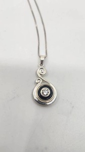 lot 140 image: Classy Vintage Sterling Silver and CZ Pendant Necklace - 18