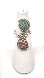 lot 168 image: Antique Native American Navajo Sterling Ring with Inlaid Turquoise and Coral - Size 5.25