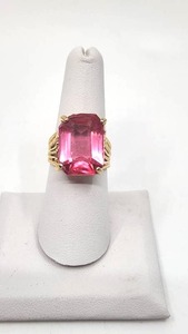 lot 169 image: Very Nice 14k Fashion Cocktail Ring with Large Pink Stone - Size 7 - 7.89g
