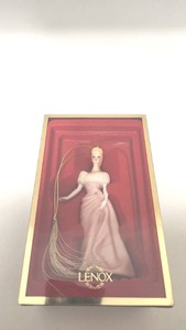 lot 6 image: Collectable 2003 Lenox Barbie Ornament - Looks to be New in Box