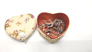 lot 172 image: Lot of Untested Gold and Silver Rings - 1 Unfinished Ring Setting Stamped KP - 103.10g