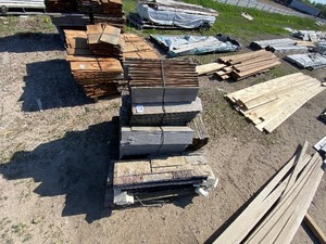lot 12 image: Cedar shake corner piece