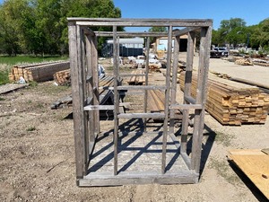 lot 52 image: Deer stand 5x5